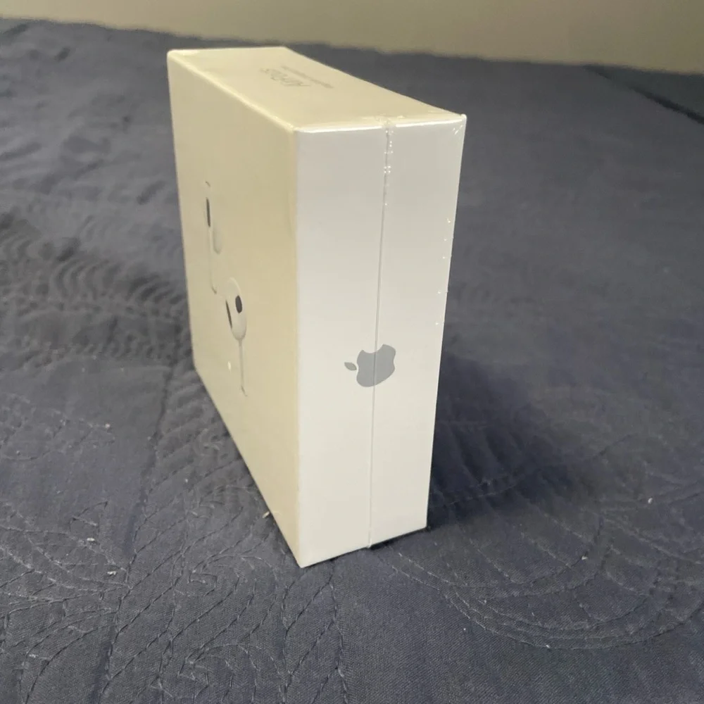 Apple AirPods (3rd Generation) - White